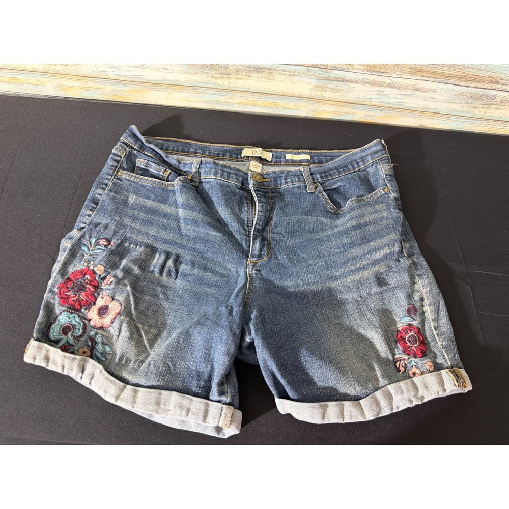 Vintage America Bestie Short 14 Blue Excellent Floral Embroidered Denim Cuffed